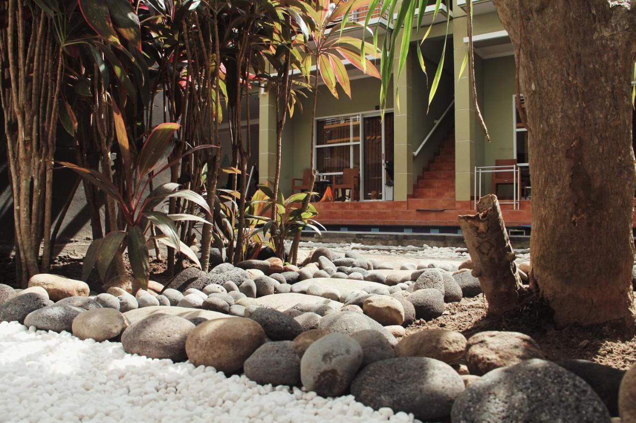 Nuka Beach Inn Kuta Lombok Extérieur photo